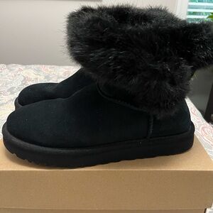 Women’s size 10 /EU 41. Black Cathie UGG boots